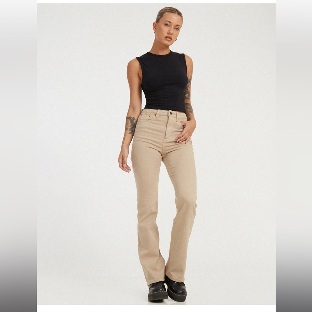 Motel Rocks BNWT bootleg jeans in Sandwash